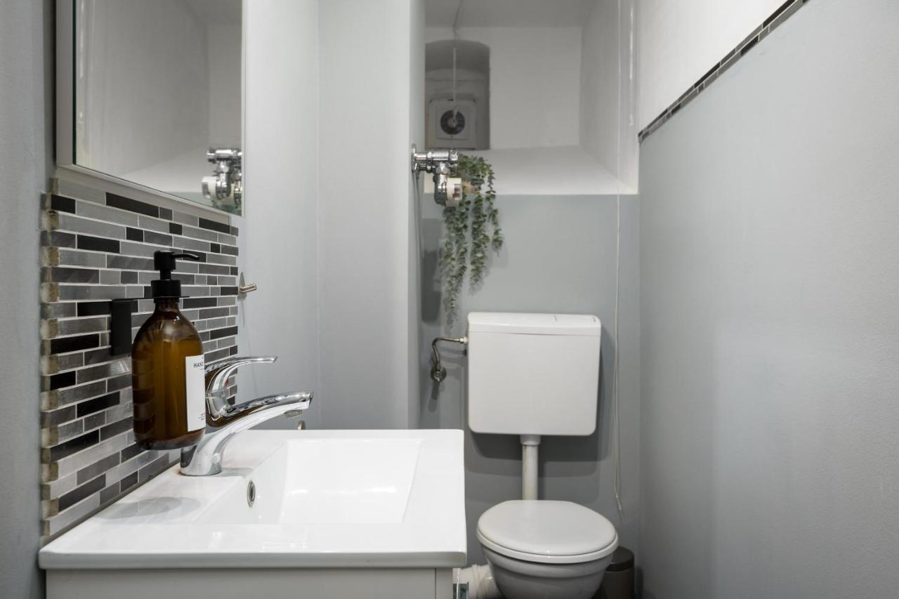 Super Zentral Super Schoener Altbau In Moabit Rostockerstrasse Im Herzen Von Berlin Fuer Bis Zu 6 Personen Kültér fotó